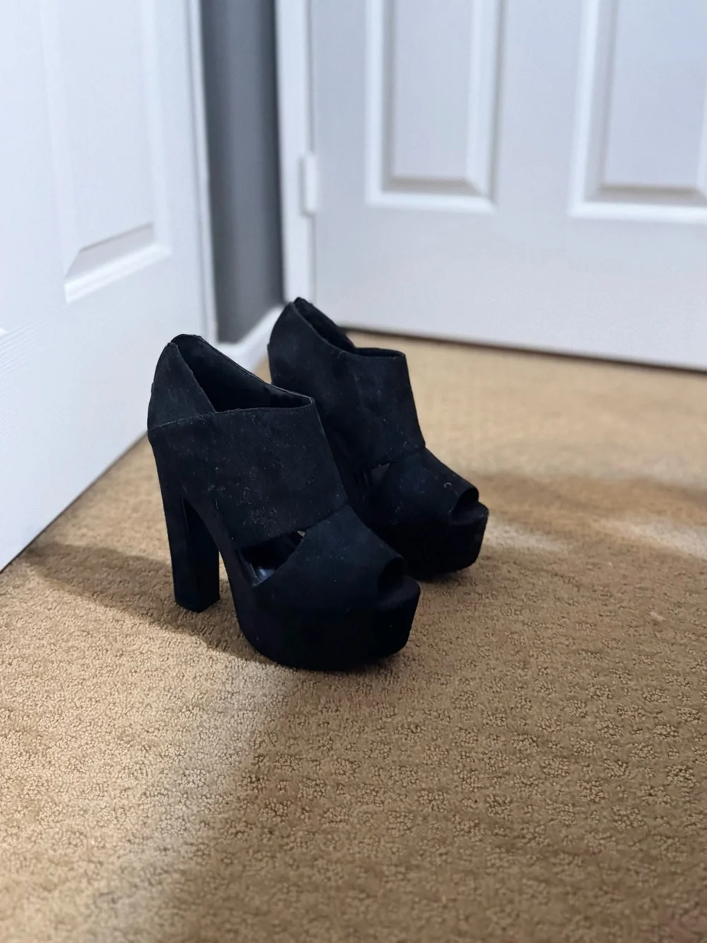 Black Platform Peep Toe | Chunky High Heel | Women’s Size 8.5